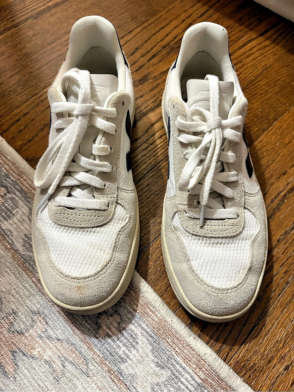 Veja V-10 Sneakers, EU 38 - IS 7